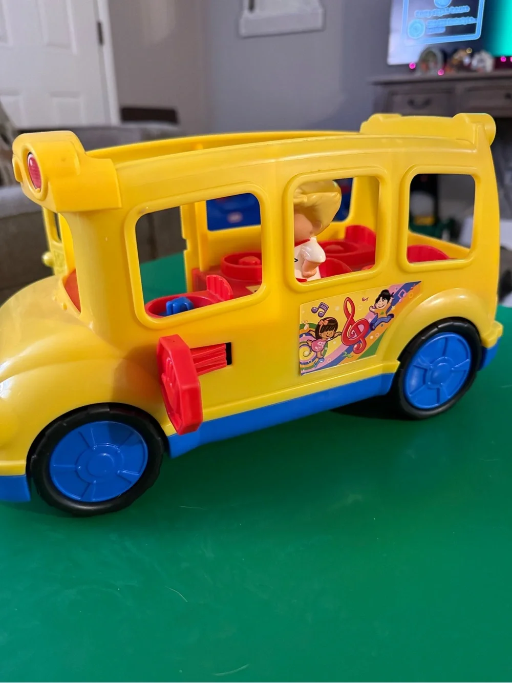 Little people 2012 school bus with original character